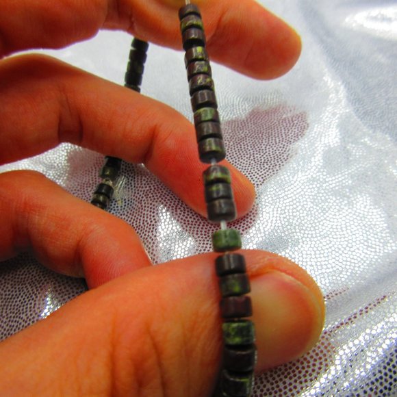 Dragon Bloodstone 4mm Heishi 7" Stretchy Gemstone Bracelet - Picture 3 of 3